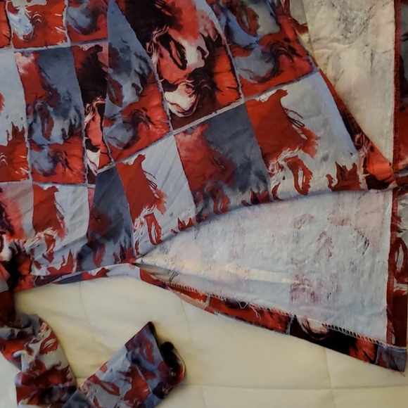 Vintage Marilyn Monroe tunic with 10 inch side slits. - Picture 6 of 9